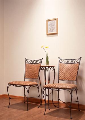 自然の温もりを感じる無垢一枚板テーブル